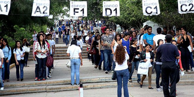 Examen de admisión en la UNAH