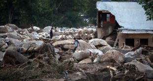 Colombia declara estado de calamidad por 200 muertos en avalancha