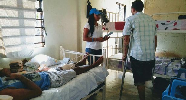 Taxista hondureño pierde su pierna al caer de “La Bestia”