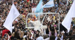 Papa a su llegada a Fátima