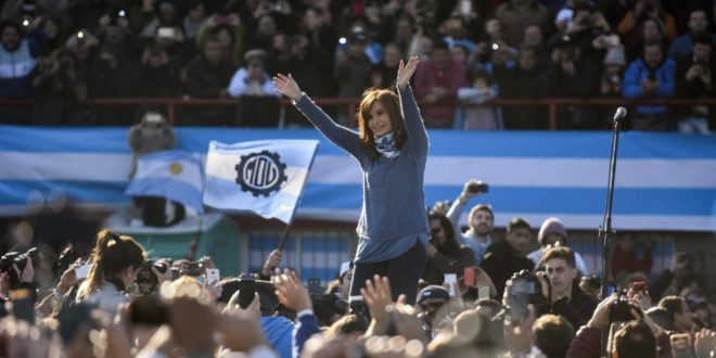 Cristina Kirchner sacude Argentina al confirmarse como candidata