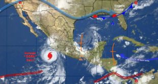 Dora se convierte en huracán categoría 1
