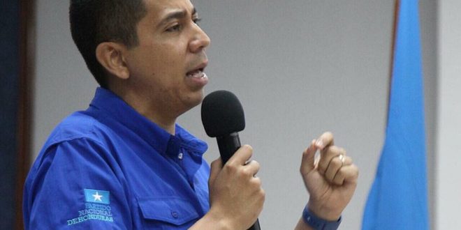 Reinaldo Sánchez pide "perdón" por fallarle a Honduras