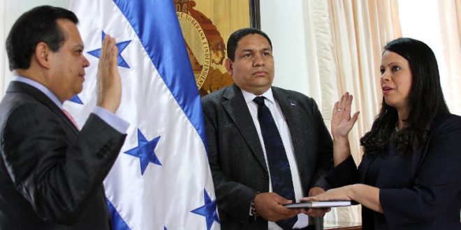 Gobierno hondureño juramente tres nuevos cargos en gabinete
