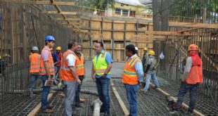 Alcalde Armando Calidonio supervisa construcción de túnel en 27 calle