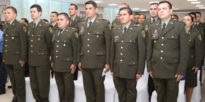 Honduras rinde reconocimiento a funcionarios de la Policía de Colombia