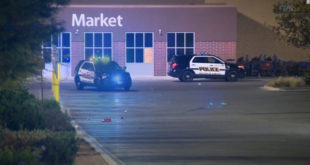 Encuentran 8 muertos dentro de camión estacionado en un Wal-Mart