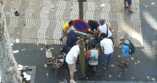 Furgoneta atropella varias personas en La Rambla de Barcelona