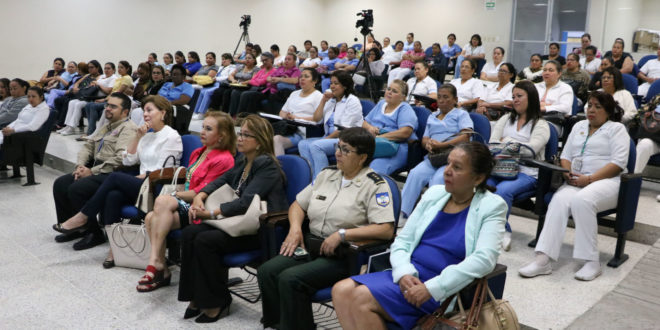 Unas 300 enfermeras hondureñas serán formadas en gestión del riesgo