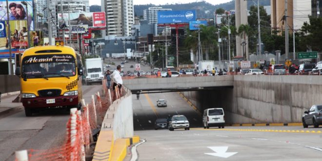 Habilitan el paso vehicular en túnel del bulevar Centroamérica