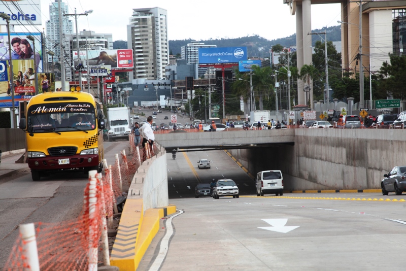 Habilitan el paso vehicular en túnel del bulevar Centroamérica