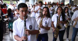 73 centros educativos comienzan preparativos para celebrar fiestas patrias