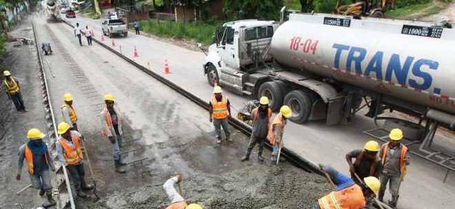 Presidente Hernández: carretera del sur podría estar terminada este año