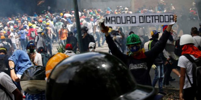 Presidente de Argentina: Maduro "obviamente" es un dictador