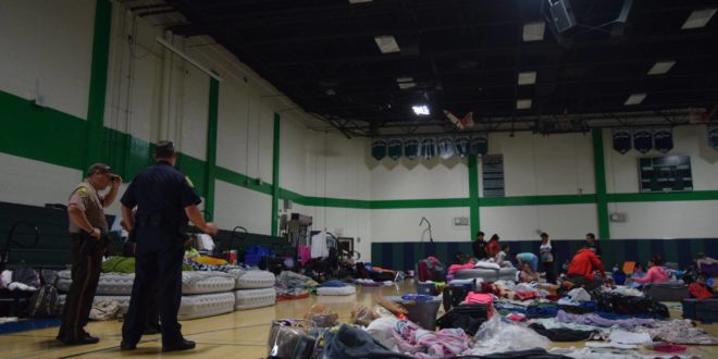 Algunos refugiados en albergue de Miami tienen problemas de salud