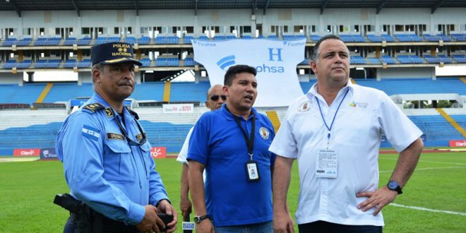 Alcalde Armando Calidonio exhorta a aficionados a apoyar la Selección