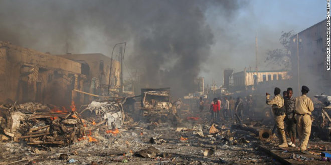 Al menos 100 muertos por doble atentado en Somalia
