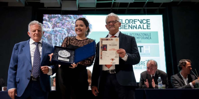 Hondureña gana premio de Arte de Joyería en exposición mundial