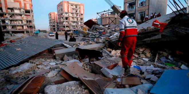 Más de 300 muertos en terremoto en Irán-Irak
