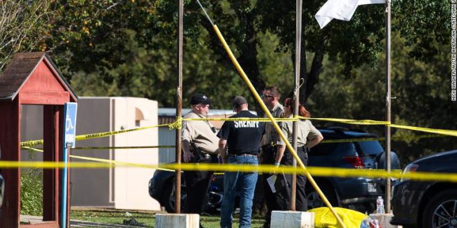 Más de 20 muertos en tiroteo en iglesia de Texas