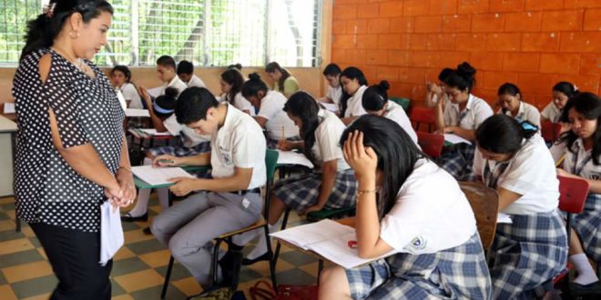 Más de 15 mil maestros concursarán por 7,383 plazas: Honduras