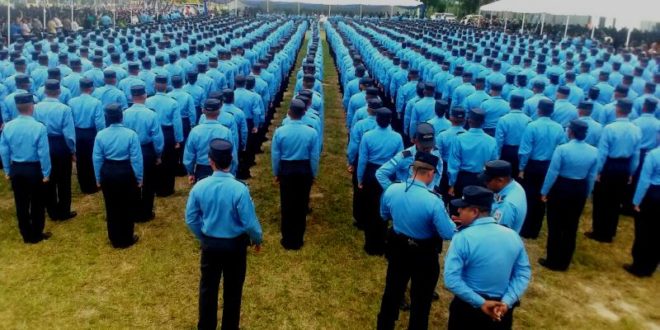 Se gradúan 866 policías Instituto Técnico Policial de La Paz