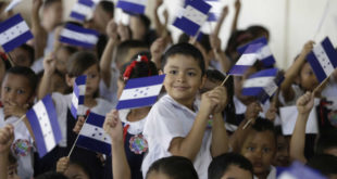 Honduras firma acuerdo con la Alianza Mundial para la Educación
