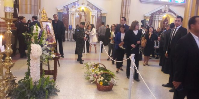 Velan los restos de Hilda Hernández en Basílica de Suyapa