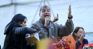 Reelección indefinida en Ecuador enfrenta a Moreno y Correa