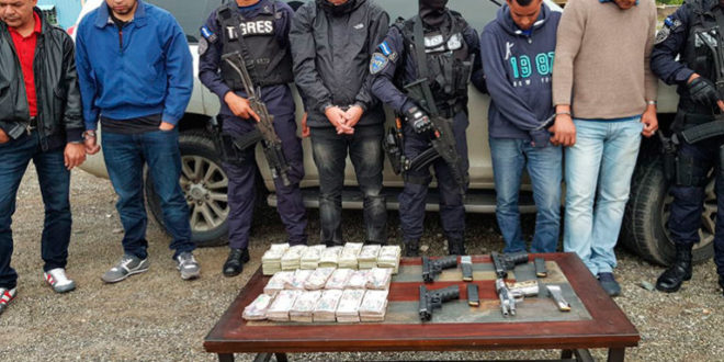 Capturan banda criminal con USD$. 70 mil, armas y autos