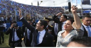Hernández asume segundo mandato en medio de crisis política