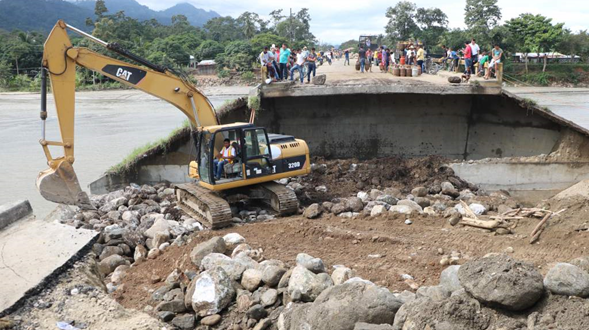 Rehabilitan paso en la carretera entre Honduras y Guatemala