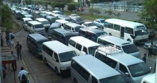Dueños de buses "brujitos" protestan en Tegucigalpa