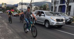 Carlos Vives paseó en bicicleta por San Pedro Sula