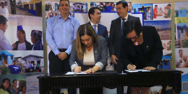 Firma fideicomiso por Lps.600 millones para Vivienda Media Social