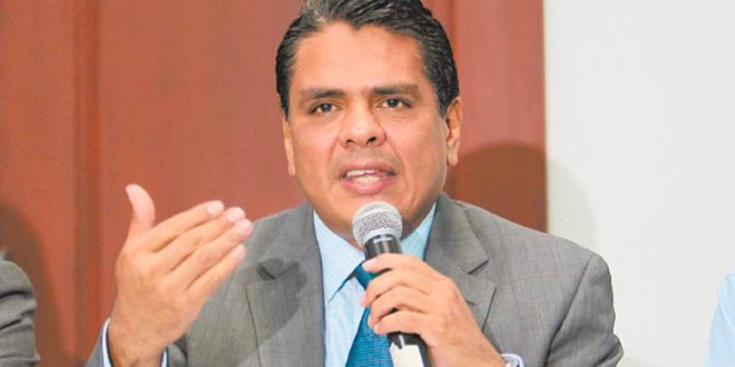 Alden Rivera, renuncia a su cargo como embajador de Honduras en México