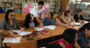 Voluntario de JICA capacita a docentes hondureños