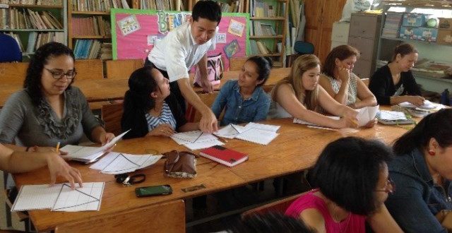 Voluntario de JICA capacita a docentes hondureños