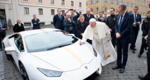 Vendido el Lamborghini del papa Francisco
