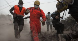 Sube a 69 muertos por erupción volcán de Fuego Guatemala