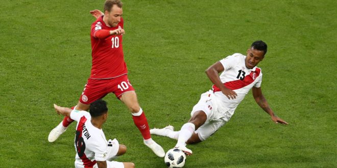 Perú juega y Dinamarca gana