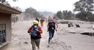 Evacúan zona cero del Volcán de Fuego de Guatemala