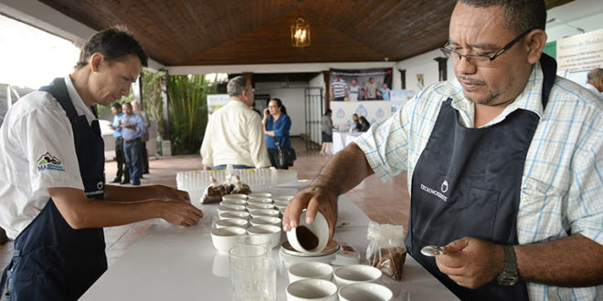 EEUU apoyará a productores hondureños de café y frijol