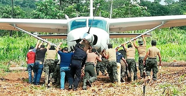 Hallan tres avionetas incineradas, estructuras provisionales y combustible