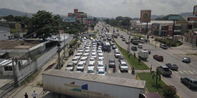 Transportistas analizan suspender por hoy paro nacional