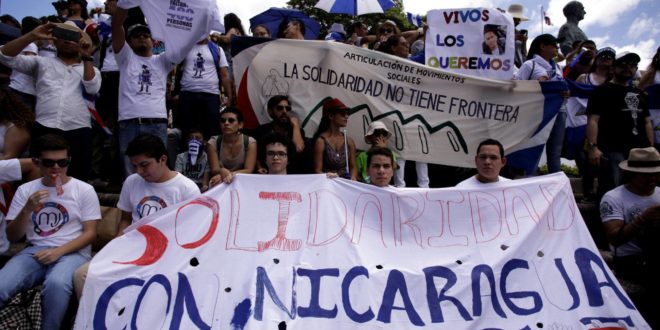 Marchan en Costa Rica en apoyo a refugiados nicaragüenses