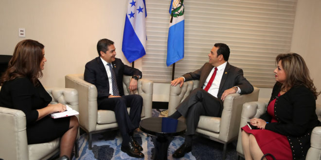 Presidentes de Honduras y Guatemala hablan sobre Unión Aduanera