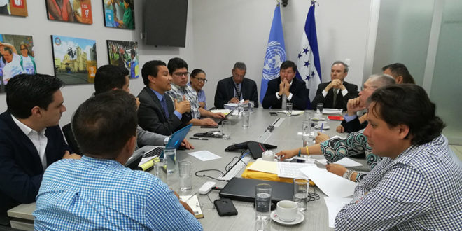 Facilitadores de la ONU asumen control en mesas del diálogo