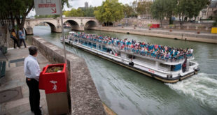 Polémica por urinarios "ecológicos" en calles de París