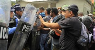 Guatemala estudia dar "visa temporal" a migrantes hondureños